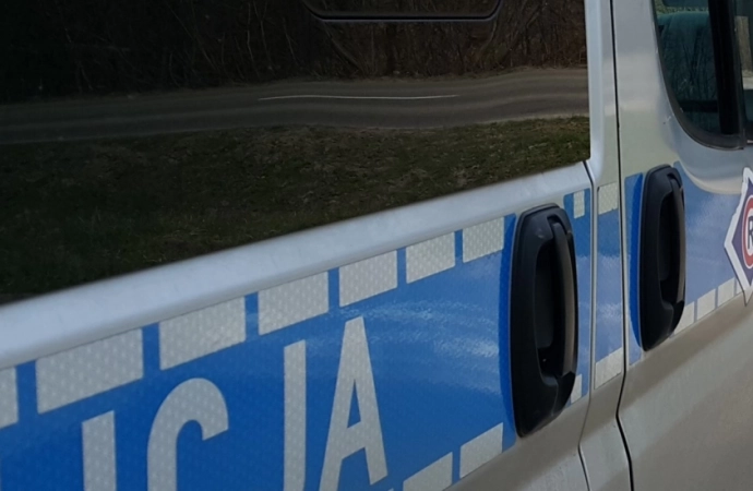 {Policjanci z Kętrzyna zatrzymali kierowcę autobusu, który pod wpływem alkoholu wiózł pasażerów.}